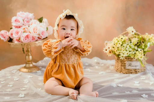 桂阳宝宝前额突出正常吗